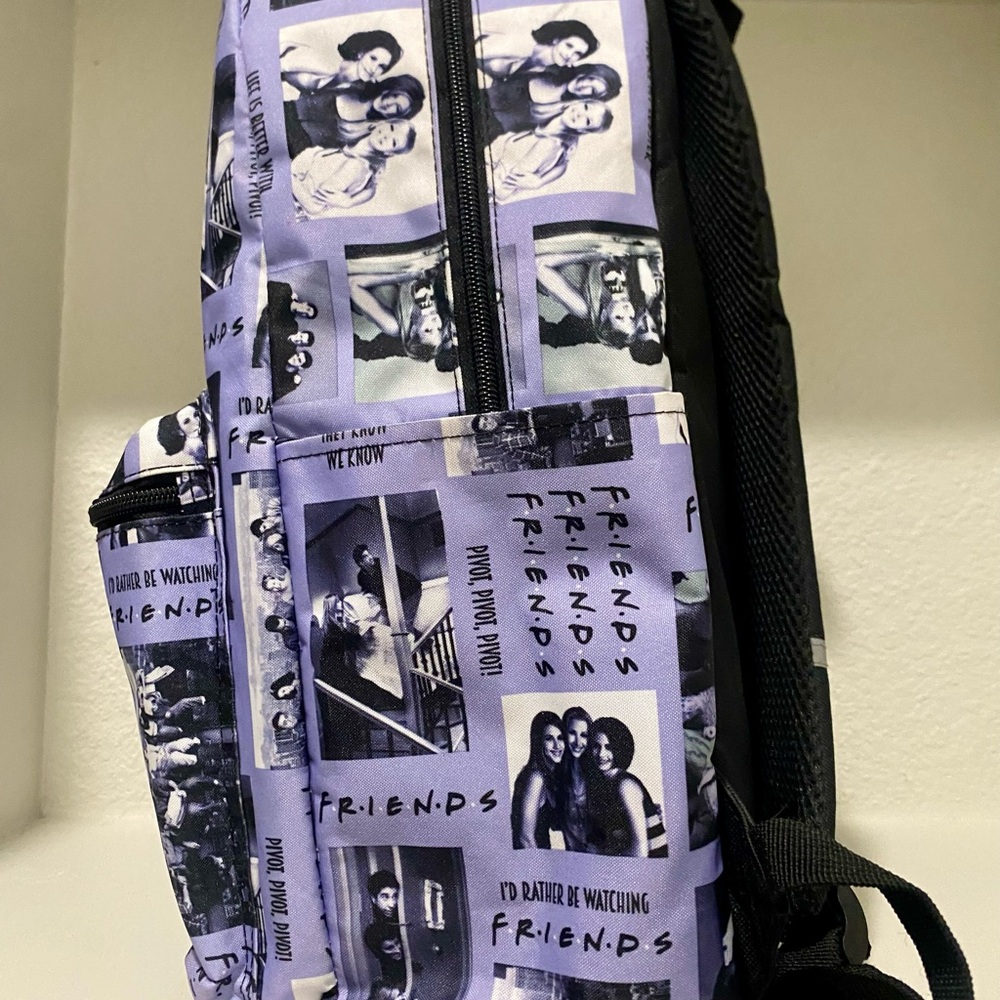 TV SHOW FRIENDS 16" PURPLE BACKPACK & CENTRAL PERK 24oz COFFEE MUG COMBO - Picture 3 of 9